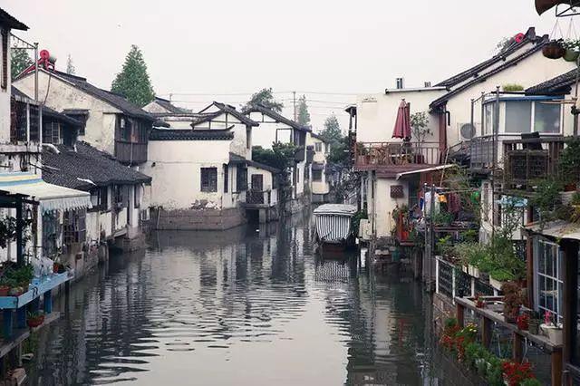 逃离遗弃的建筑4
